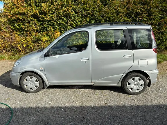 Toyota Yaris Verso 2002 photo 4