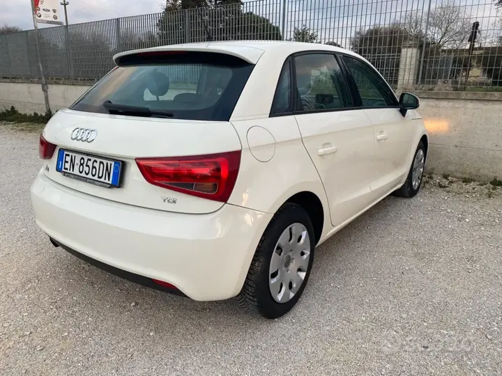 Audi A1 2012 photo 4
