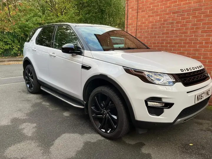 Land Rover Discovery Sport 2017 photo 2