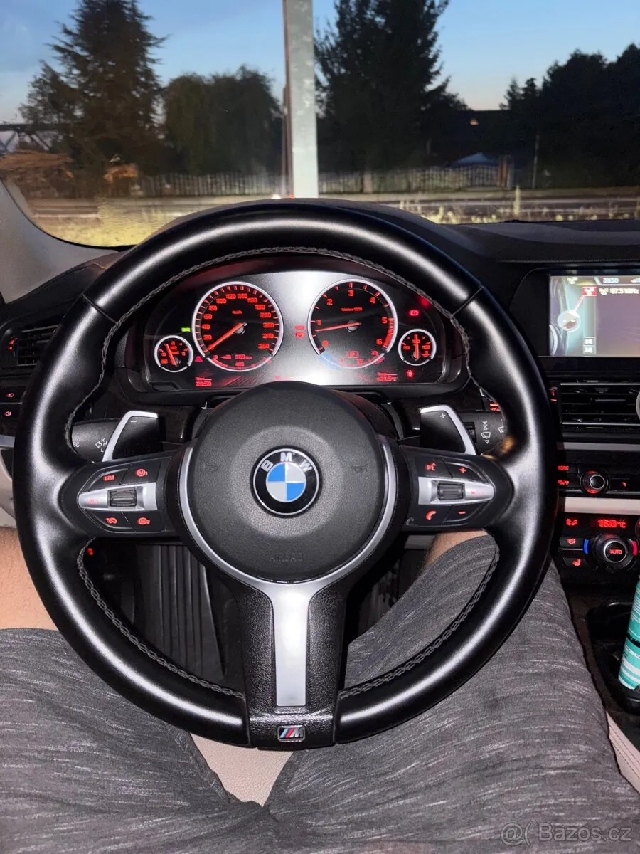 BMW F10 2013 photo 3