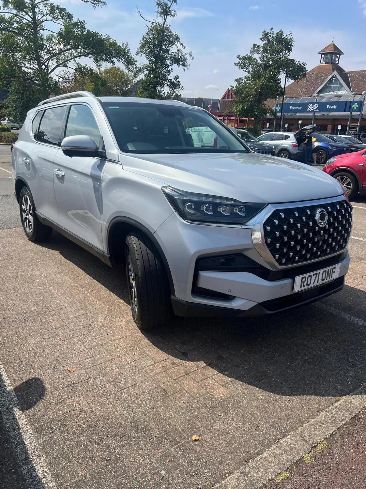 KG Mobility Rexton