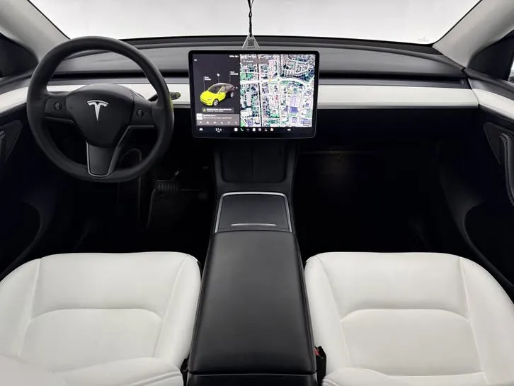 Tesla Model Y 2021 photo 2