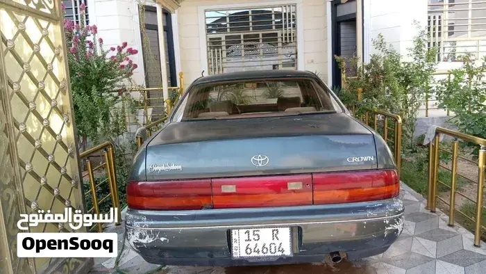 Toyota Crown 1991 photo 2