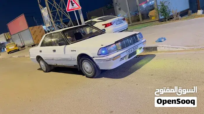 Toyota Crown 1991 photo 5