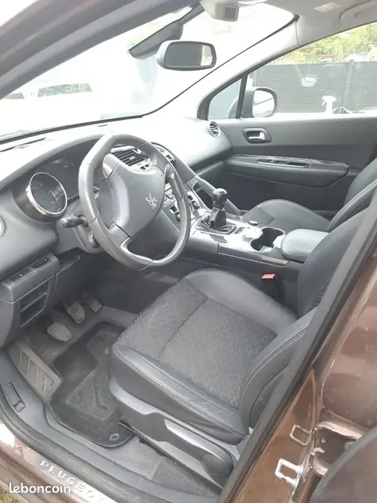 Peugeot 3008 2014 photo 2