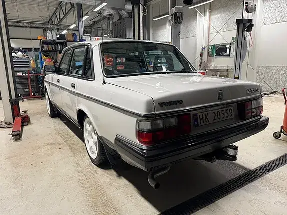 Volvo 240 1990 photo 5