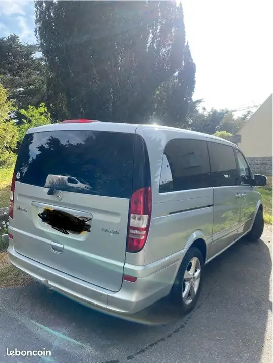 Mercedes-Benz Viano 2011 photo 3