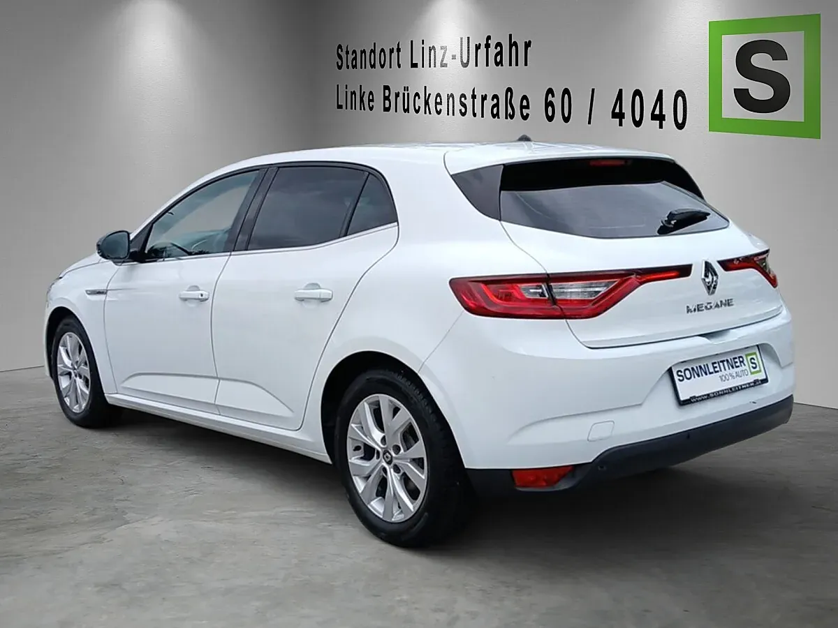 Renault Megane 2019 photo 2