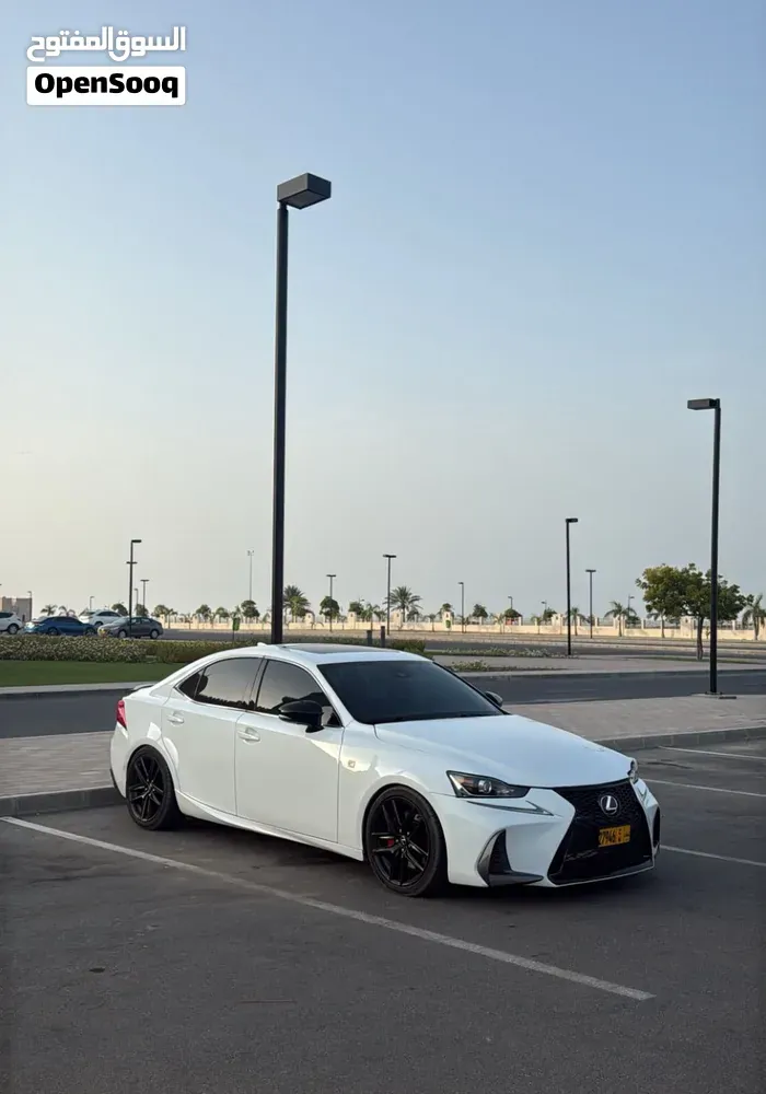 Lexus Is 2017 photo 5