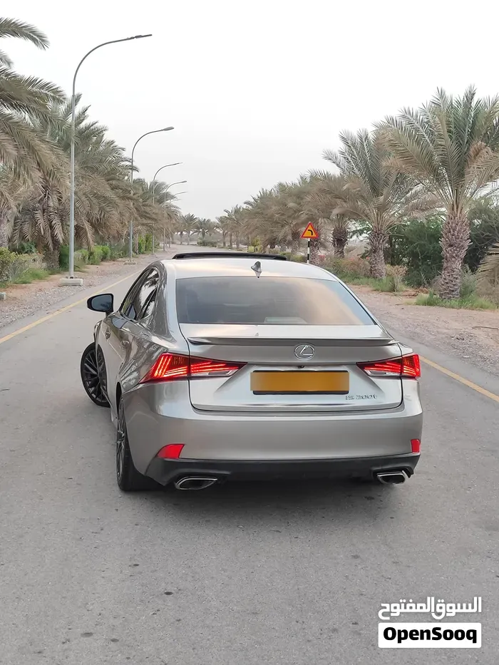Lexus Is 2017 photo 2