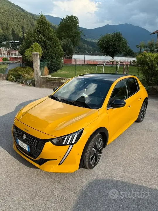 Peugeot 208 2019 photo 2