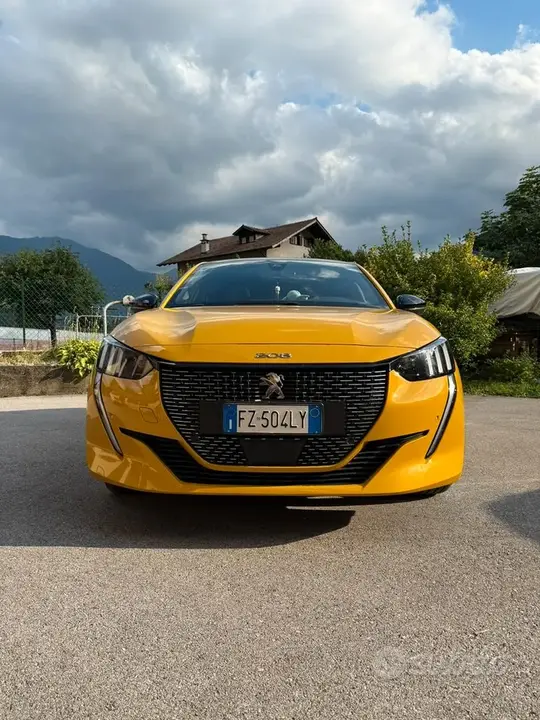 Peugeot 208 2019 photo 3