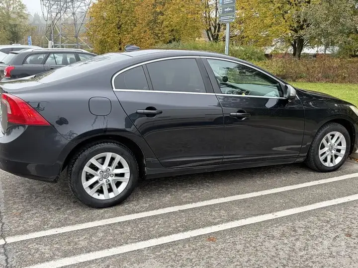 Volvo S60 2011 photo 2