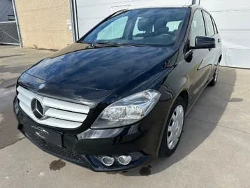Mercedes-Benz B180