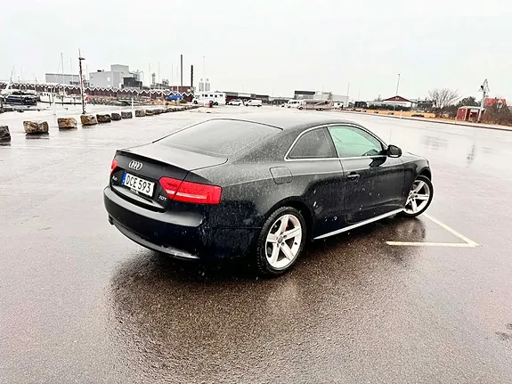Audi A5 2010 photo 2