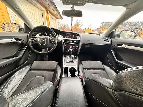 Audi A5 2010 photo 3