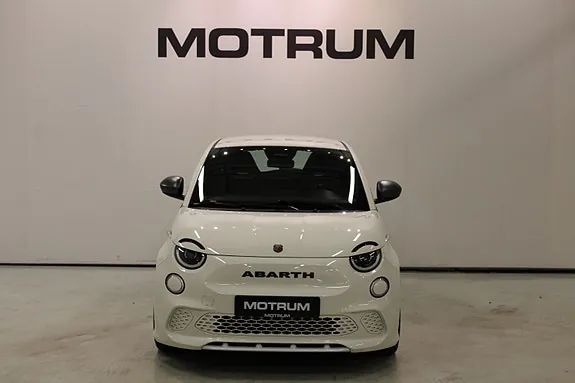Abarth 500 2024 photo 2