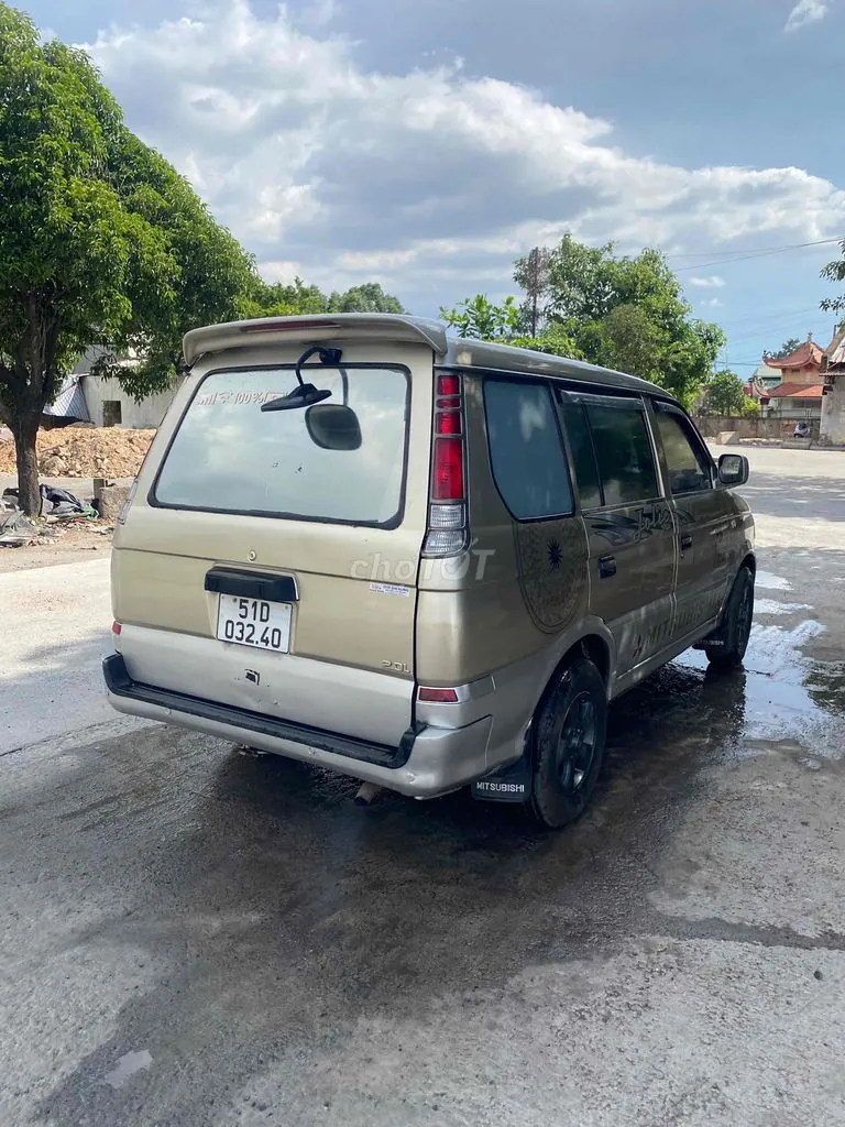 Mitsubishi Jolie 2003 photo 5