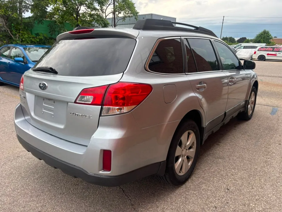 Subaru Outback 2012 photo 4