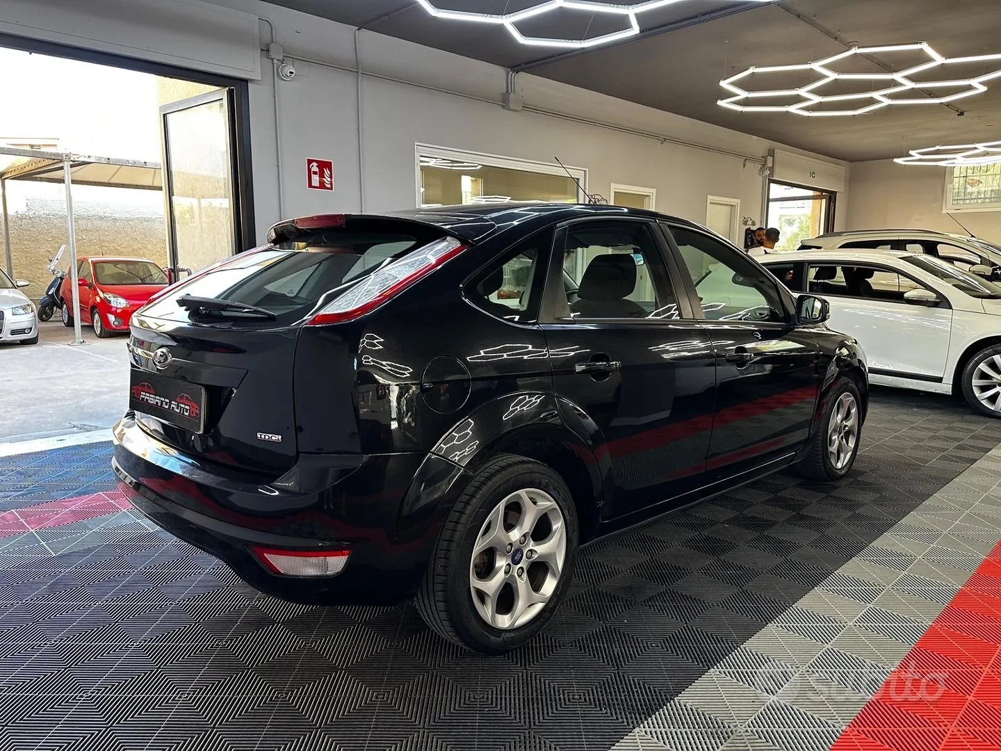Ford Focus 2010 photo 4