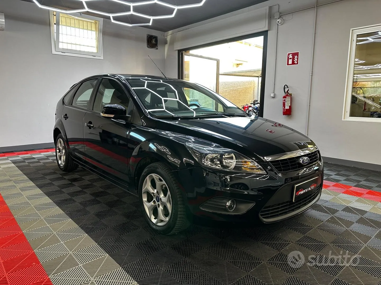 Ford Focus 2010 photo 3