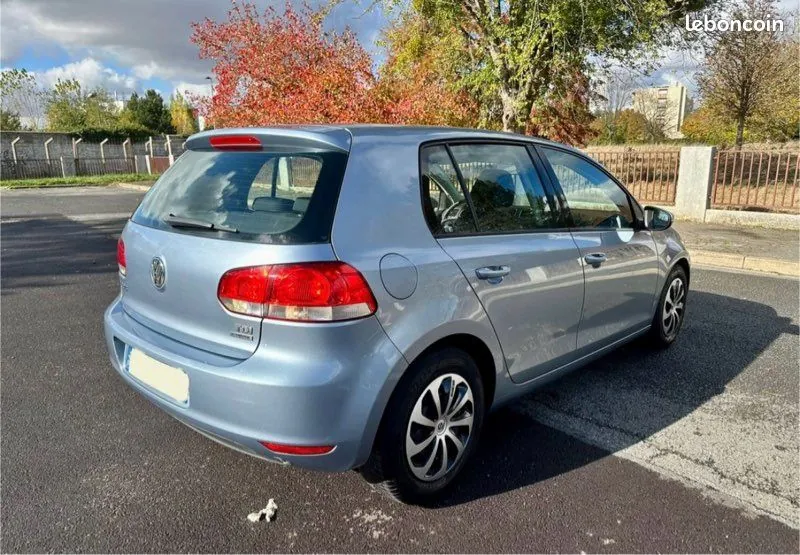 Volkswagen Golf 2010 photo 2