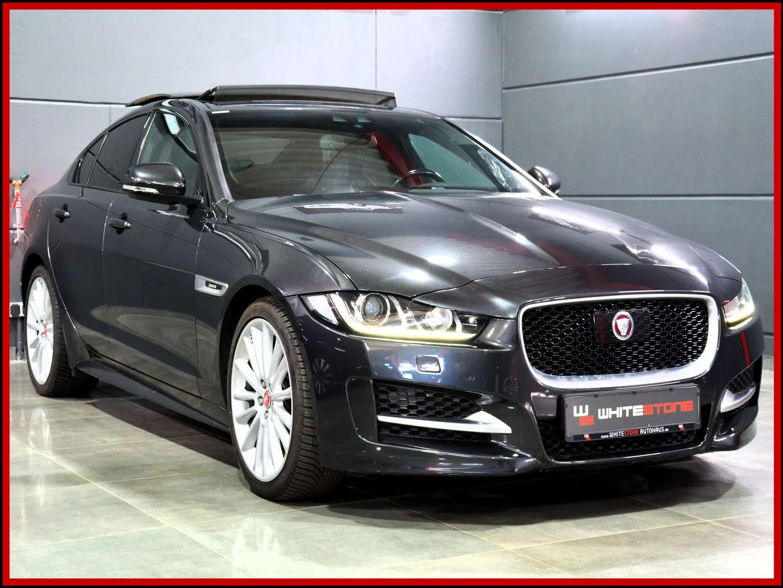 Jaguar Xe 2016 photo 4