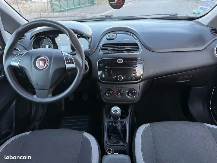 Fiat Punto 2012 photo 5