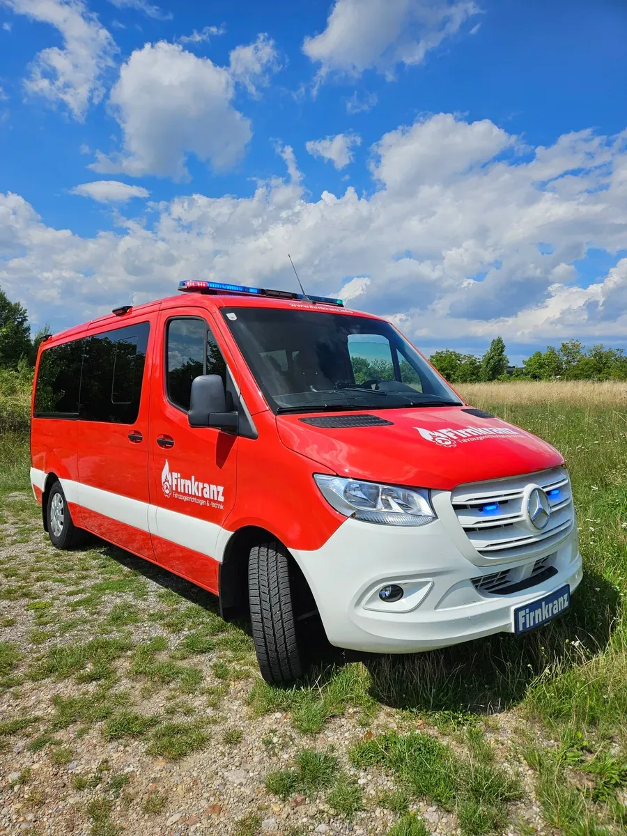 Mercedes-Benz Sprinter 2024 photo 2