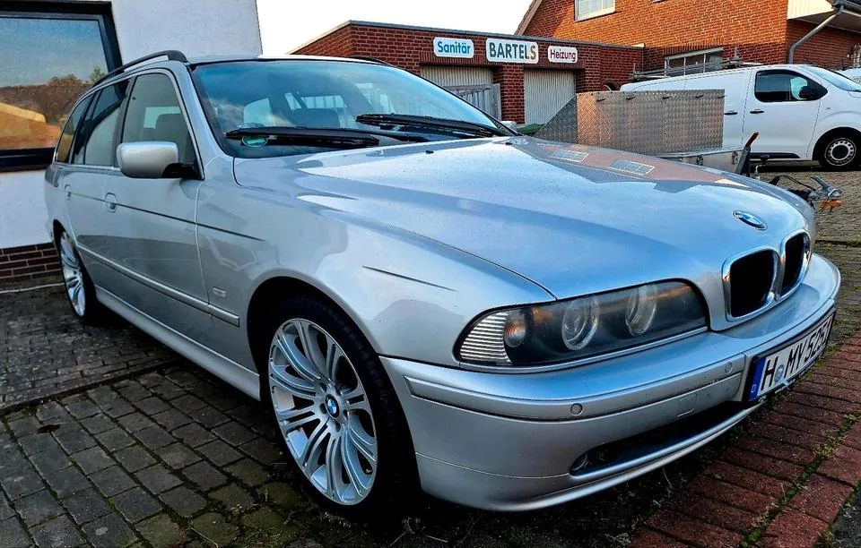 BMW 525I