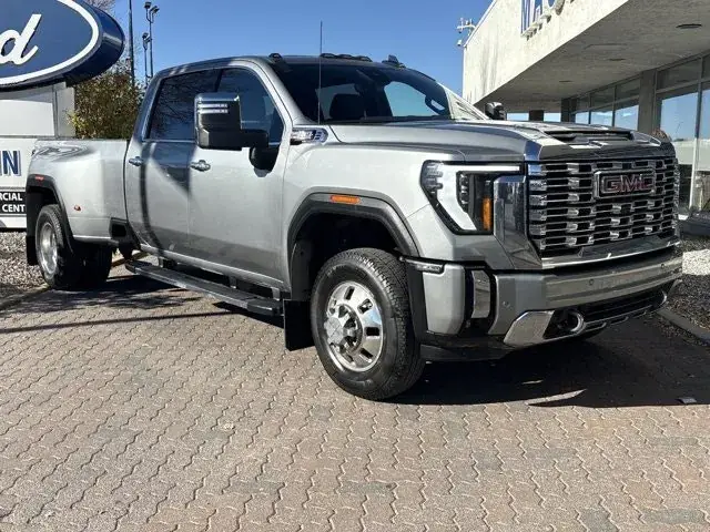 GMC Sierra 3500Hd 2026 photo 2