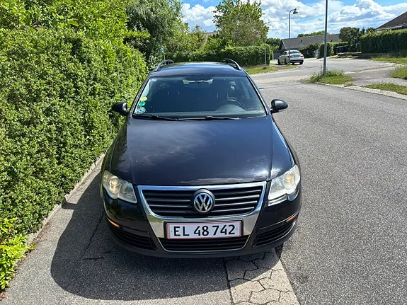 Volkswagen Passat 2010 photo 2