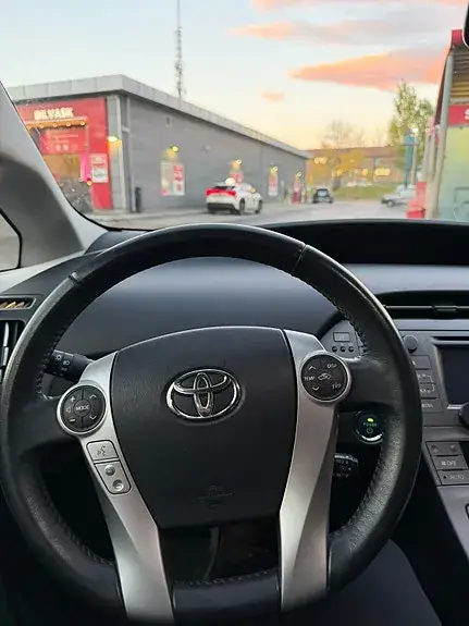 Toyota Prius 2014 photo 3