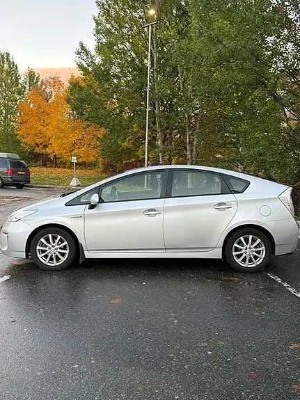 Toyota Prius 2014 photo 2