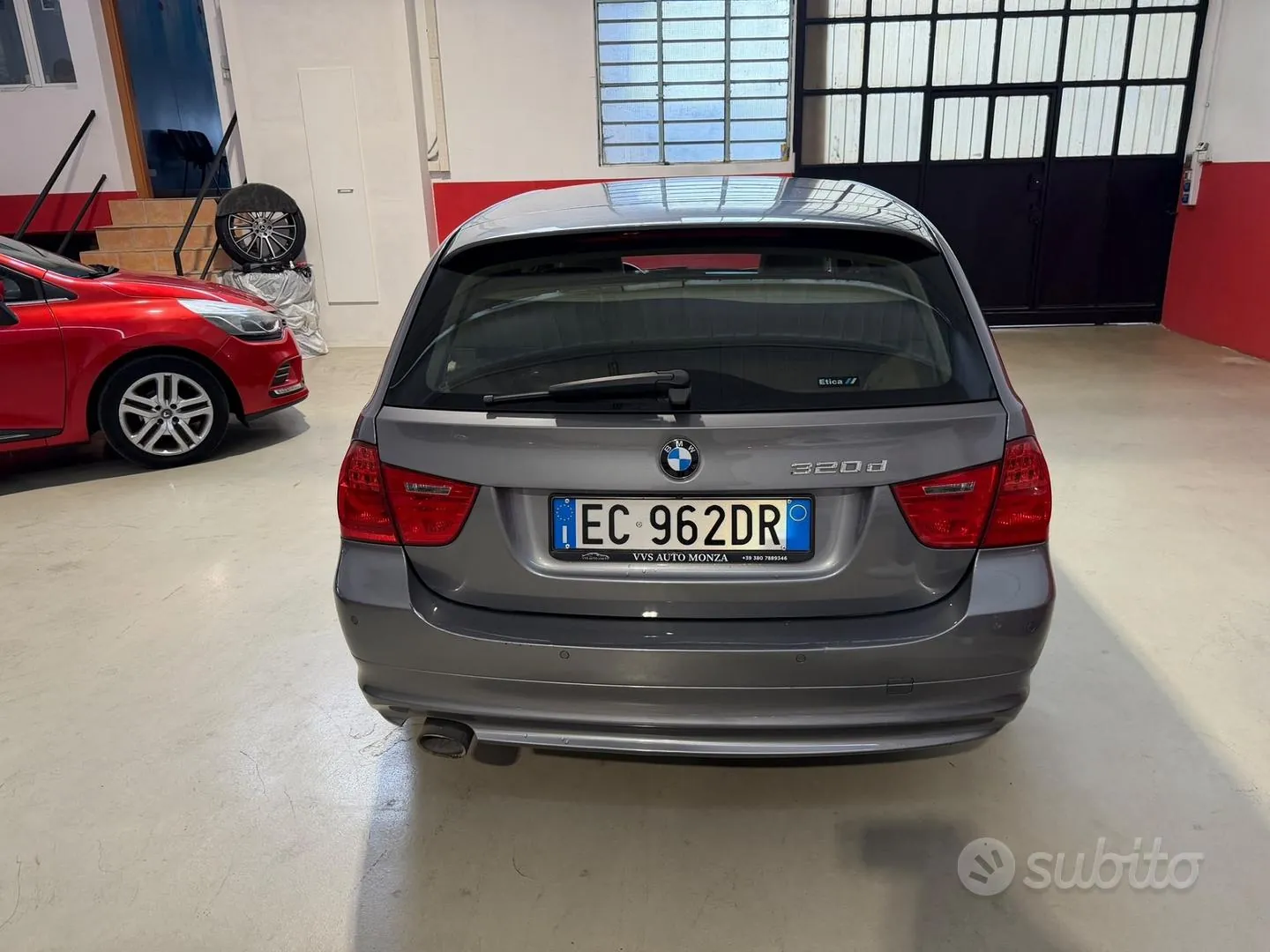 BMW 320D 2010 photo 2