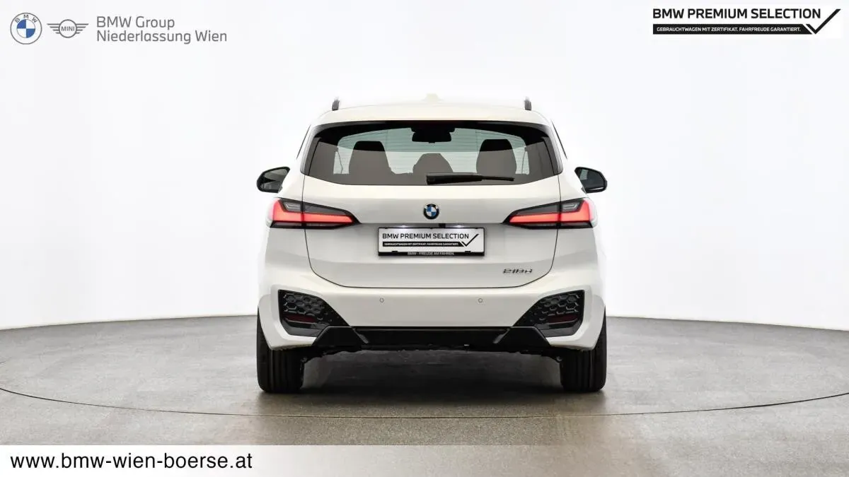 BMW 2 Series 2025 photo 2