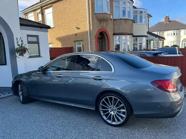 Mercedes-Benz E-Class 2019 photo 5
