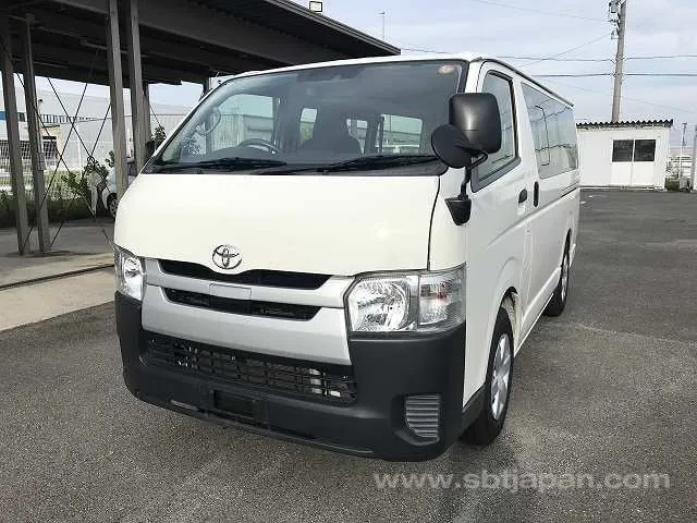 Toyota Hiace 2019 photo 2