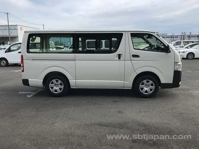 Toyota Hiace 2019 photo 5