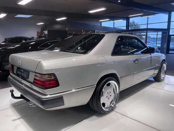 Mercedes-Benz 230 Ce 1990 photo 3