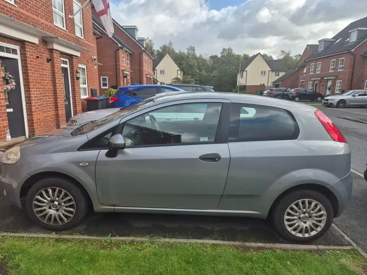 Fiat Grande Punto 2009 photo 5