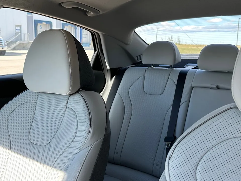 Hyundai Elantra 2023 photo 4