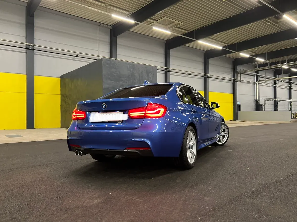 BMW 3 Series 2018 photo 3