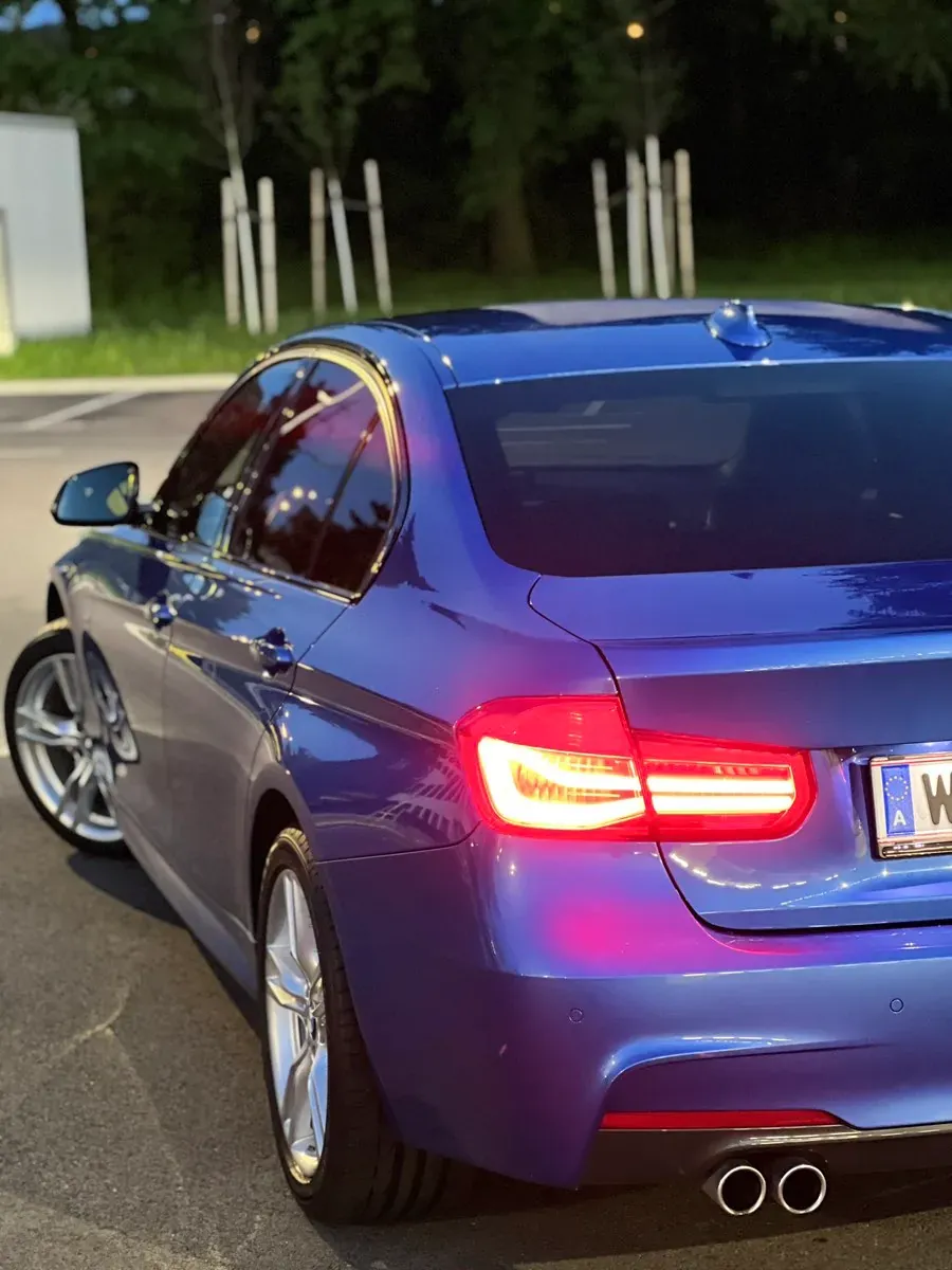 BMW 3 Series 2018 photo 2