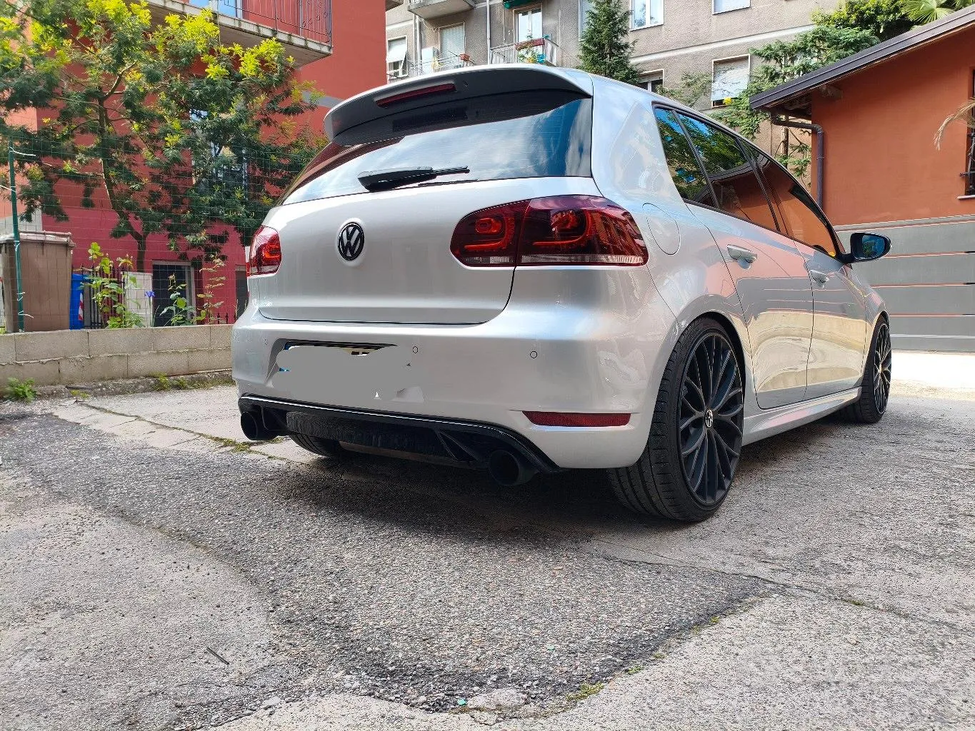 Volkswagen Golf 2011 photo 2