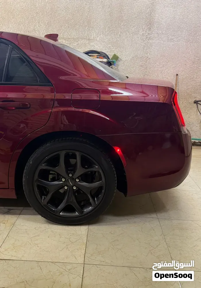 Chrysler 300 2023 photo 3