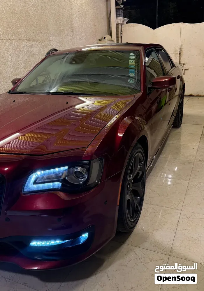 Chrysler 300 2023 photo 2