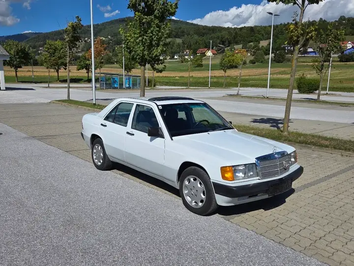 Mercedes-Benz 190