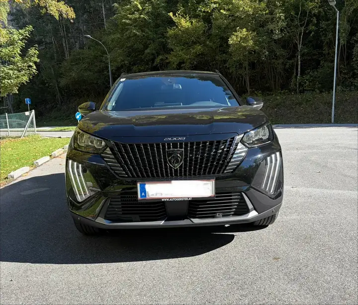 Peugeot 2008 2023 photo 3
