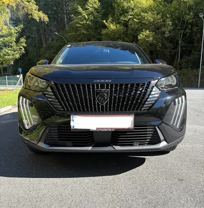 Peugeot 2008 2023 photo 2
